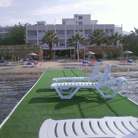 Eker Bermuda 2*