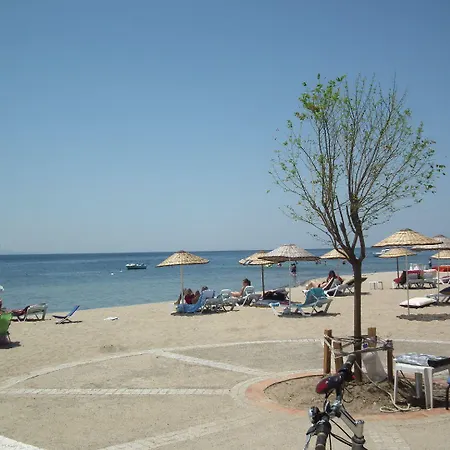 מלון Eker Bermuda 2*