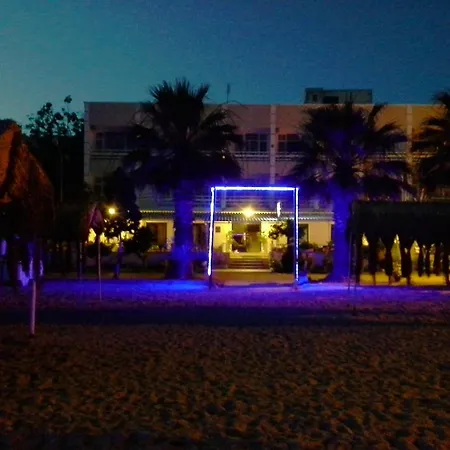 מלון Eker Bermuda