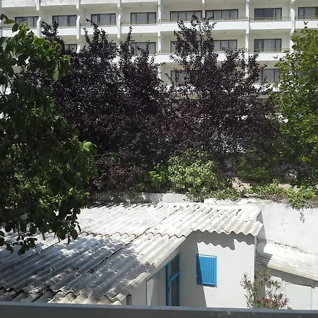 מלון Eker Bermuda